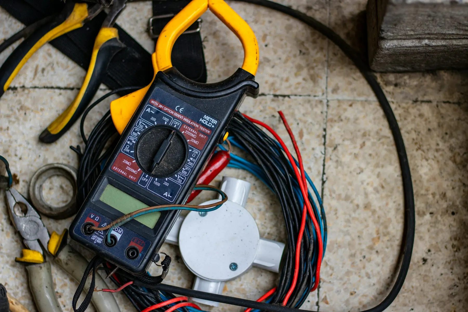 Clamp meter and electrician's tools